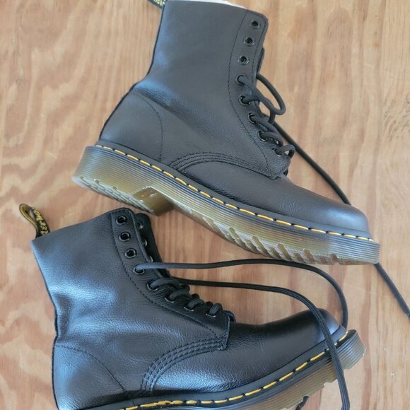 Dr. Martens Pascal 1460 Virginia Leather Boots Black (Women’s US 6 UK 4 EU 37 - Picture 4 of 12